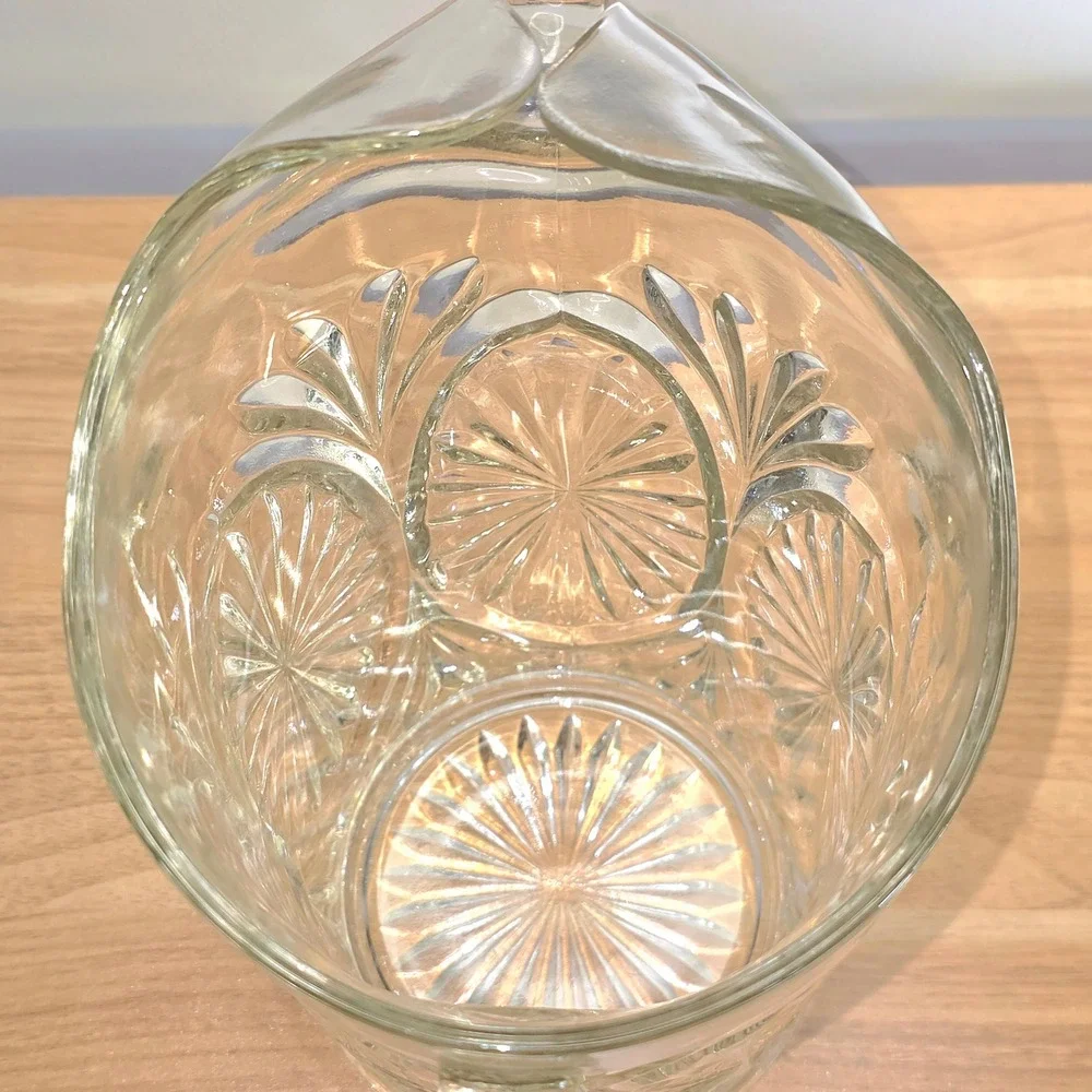 Vintage Anchor‎ Hocking Starburst Medallion Heavy Pressed Glass Pitcher